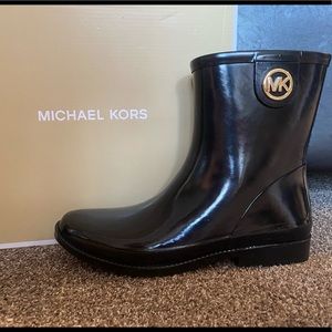 Michael Kors size 10 Rubber Rain-bootie